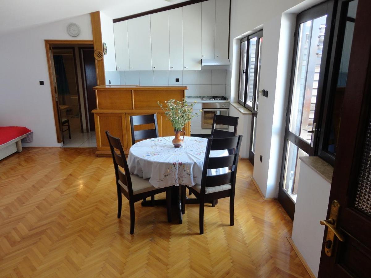 Apartman Lucijan Marusici  ภายนอก รูปภาพ