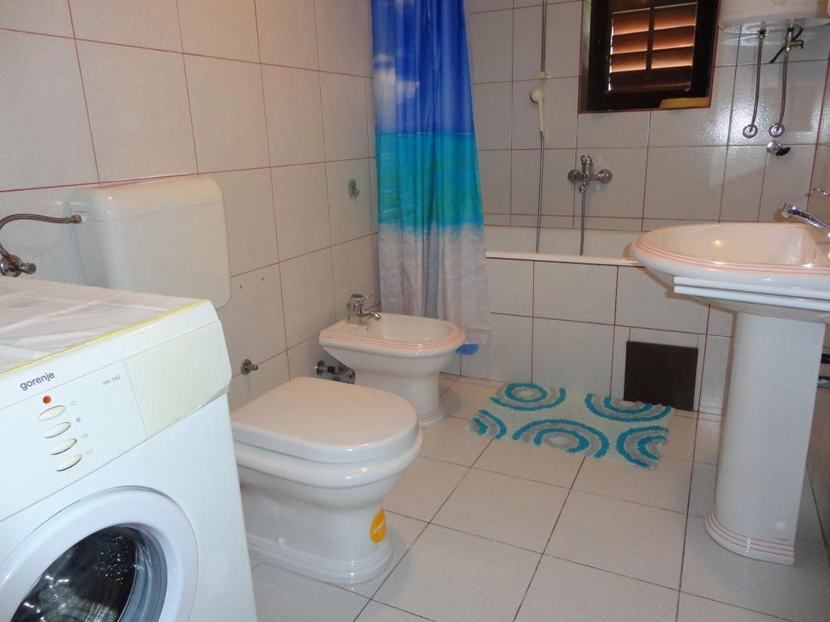 Apartman Lucijan Marusici  ภายนอก รูปภาพ