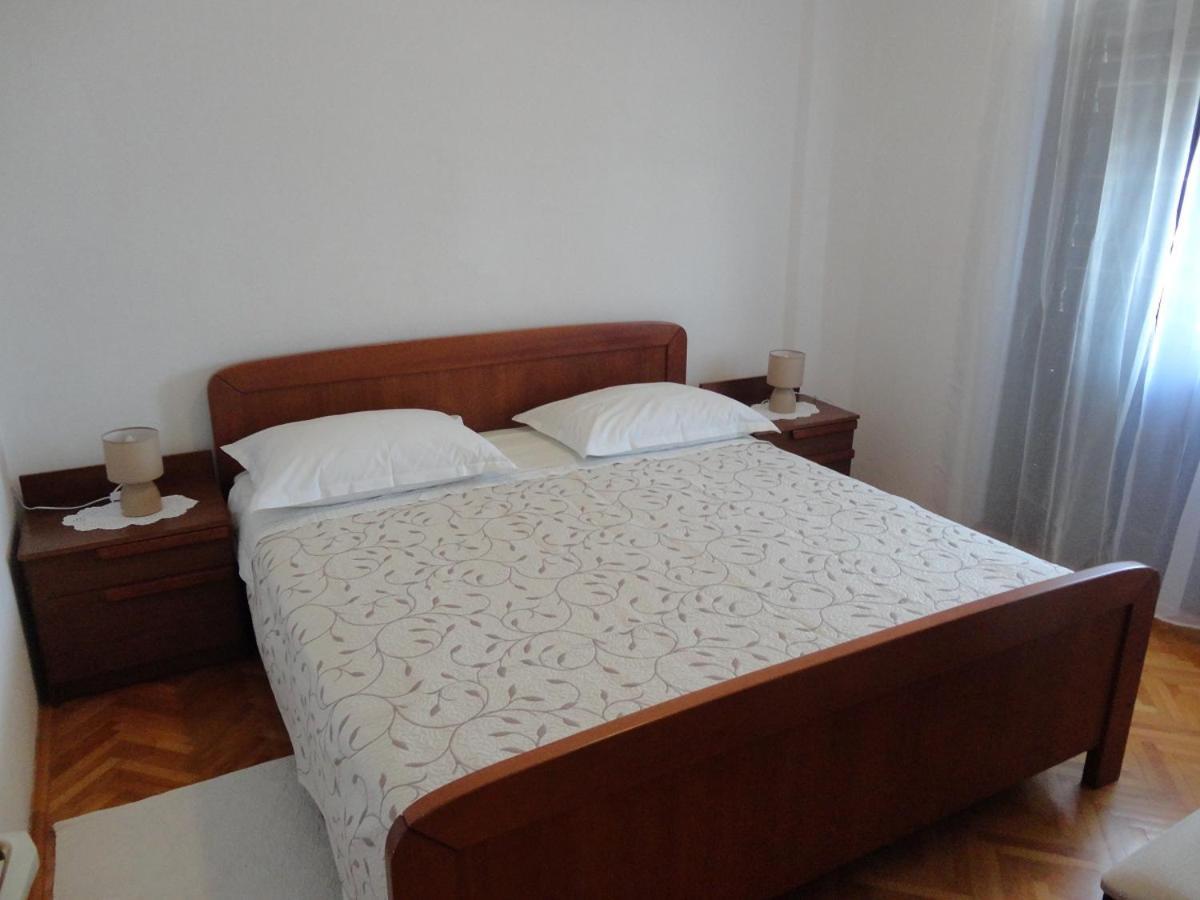 Apartman Lucijan Marusici  ภายนอก รูปภาพ