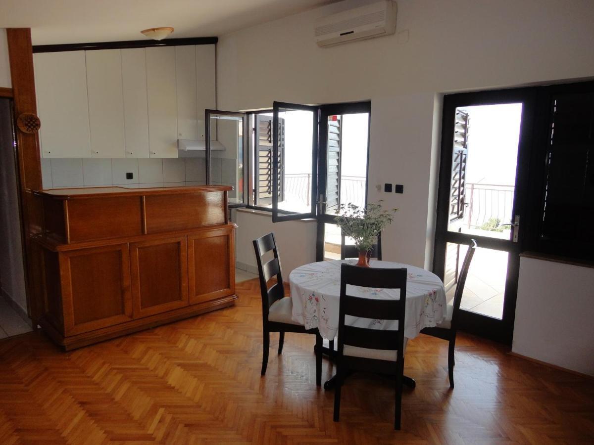 Apartman Lucijan Marusici  ภายนอก รูปภาพ